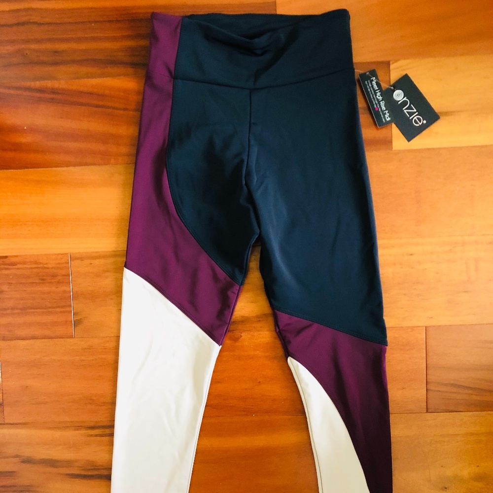 NWT - Onzie color block leggings